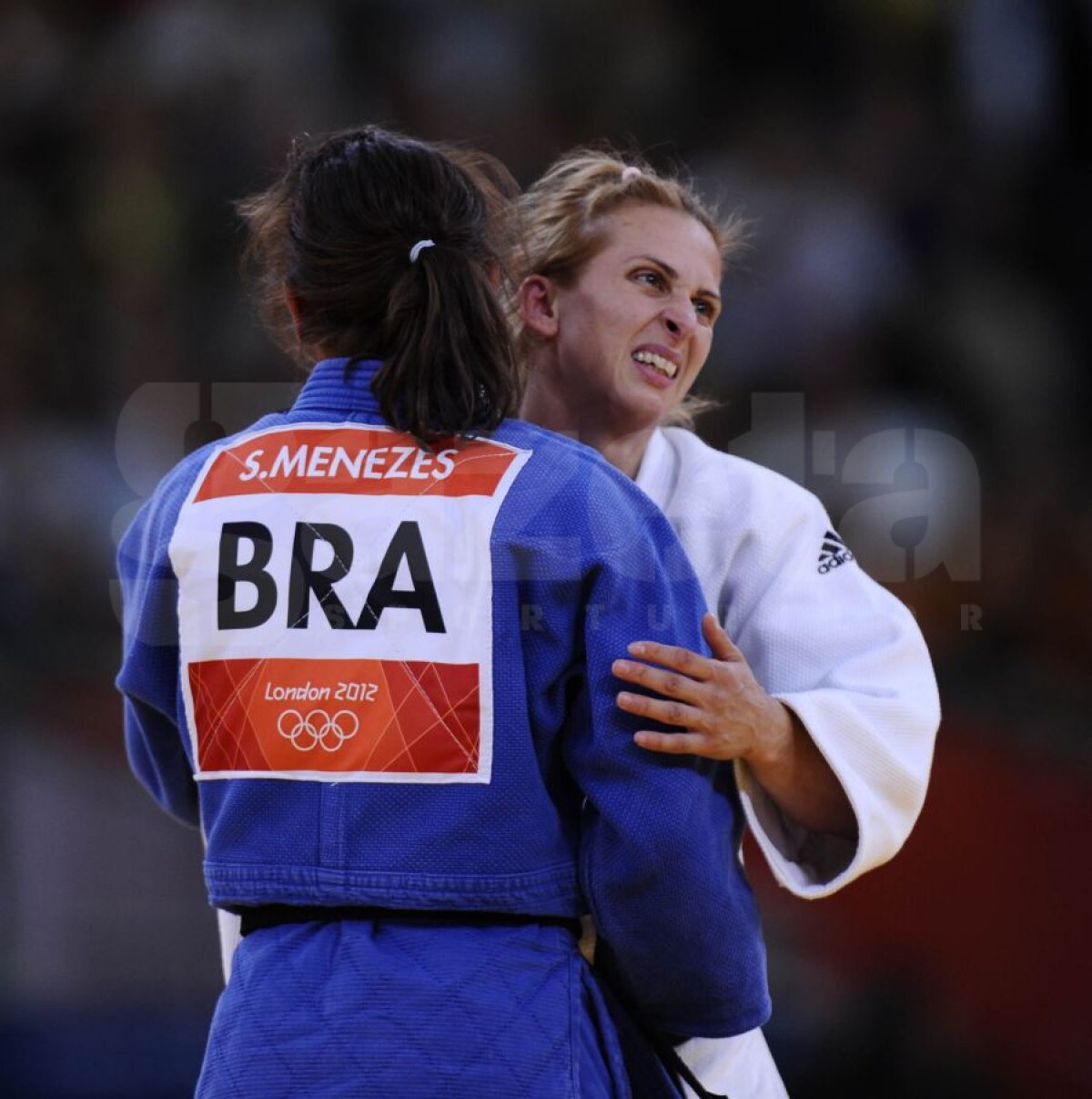 FOTO Argint în prima zi la Olimpiadă » Alina Dumitru aduce prima medalie pentru România la Londra! Felicitări, Alina!