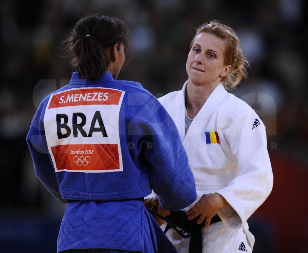 FOTO Argint în prima zi la Olimpiadă » Alina Dumitru aduce prima medalie pentru România la Londra! Felicitări, Alina!