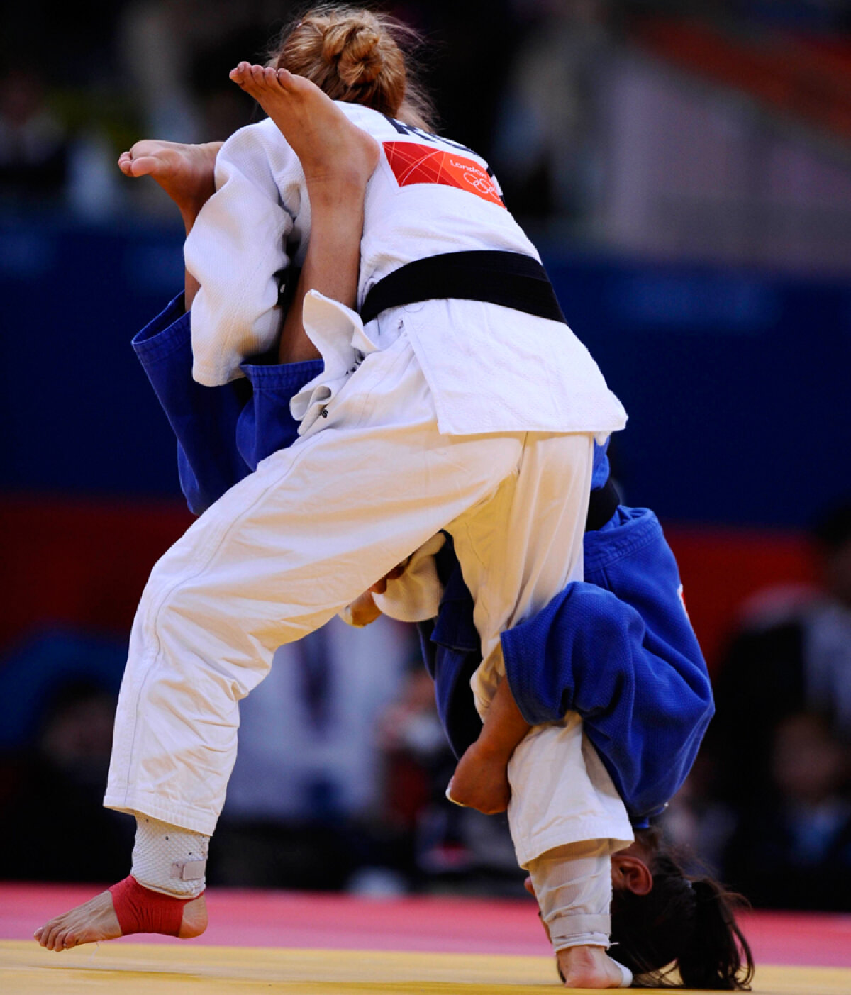 Fotografia zilei » Ei sînt pistolarii Olimpiadei de atletism. The cowboys pentru Londra 2012