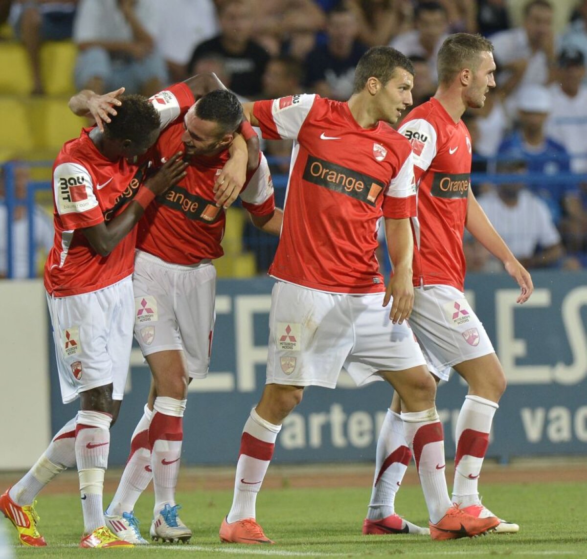 FOTO&VIDEO Să vină Barça » Dinamo a demolat Iaşiul cu un Ţucudean de senzaţie, scor 5-2