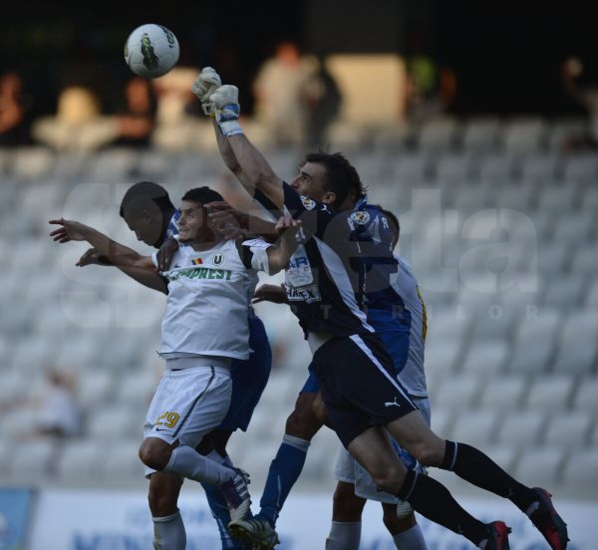 VIDEO + FOTO Szilaghi spală păcatele Clujului din prima etapă » "U" învinge Bistriţa cu 1-0