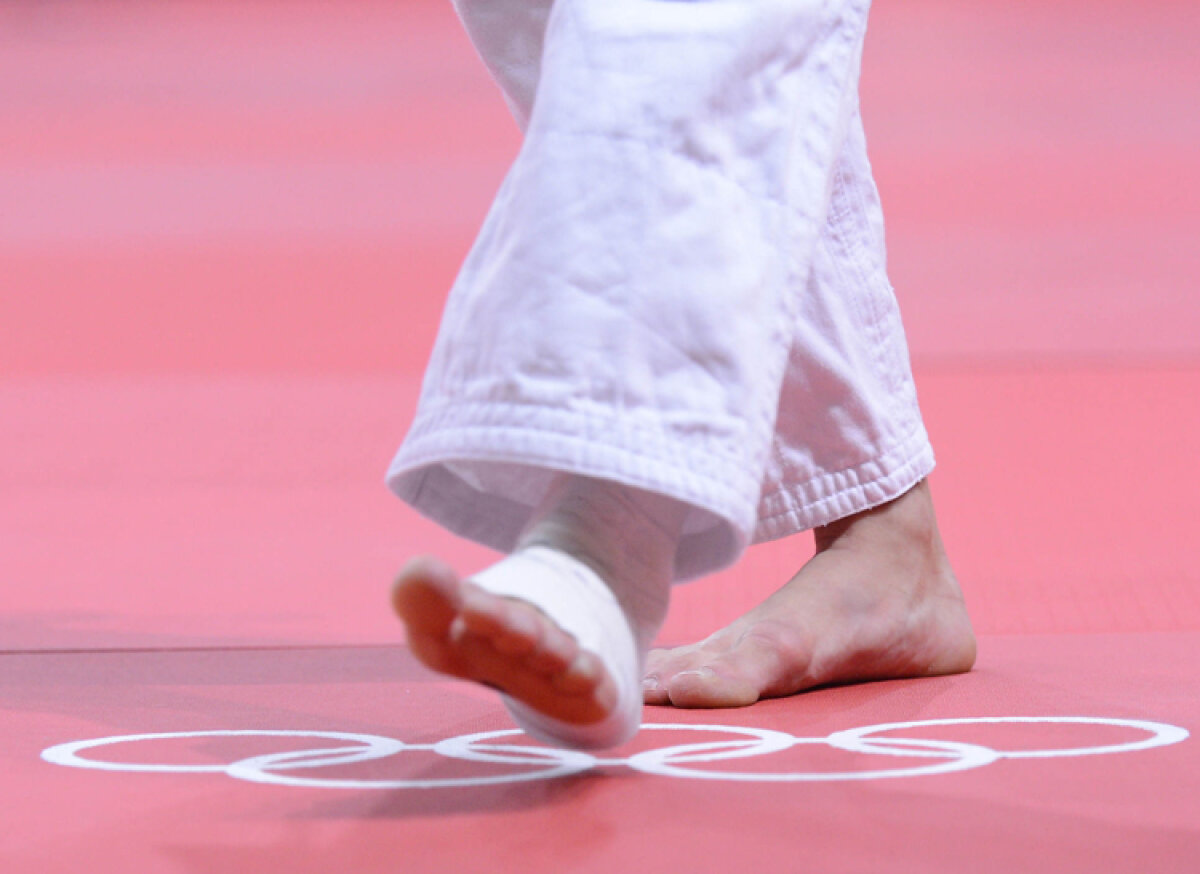 Fotografia zilei » Ei sînt pistolarii Olimpiadei de atletism. The cowboys pentru Londra 2012