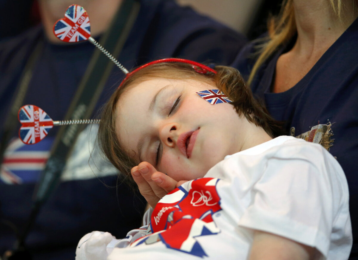 GALERIE FOTO Iubire ascunsă » Cele mai reprezentative imagini ale zilei la Jocurile Olimpice