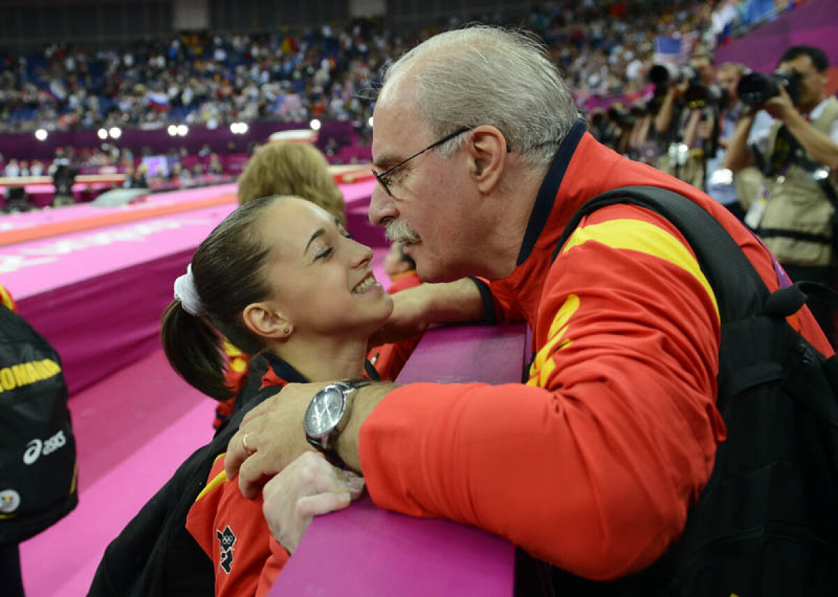 FOTO Sculptură în bronz » Pentru a doua ediţie a JO la rînd, echipa României ocupă locul al treilea pe echipe