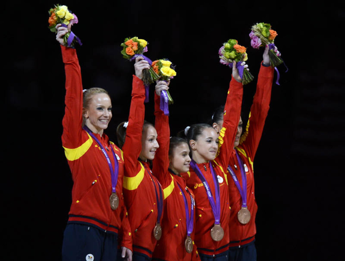 FOTO Sculptură în bronz » Pentru a doua ediţie a JO la rînd, echipa României ocupă locul al treilea pe echipe