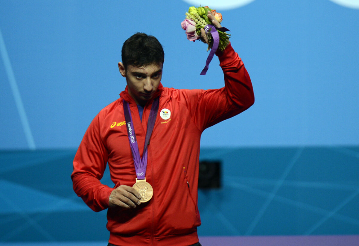 Halterofilul Răzvan Martin se destăinuie într-un interviu emoţionant: "Prima medalie i-am arătat-o mamei la lumînare"