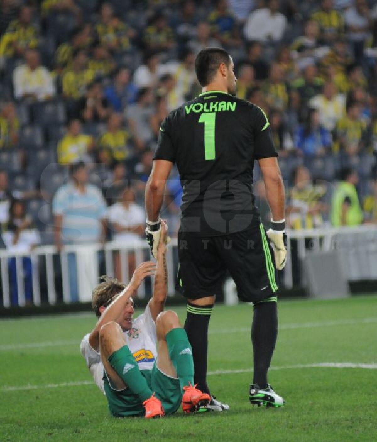 FOTO Aproape de vis » Vasluiul obţine un 1-1 excelent pe terenul lui Fenerbahce!