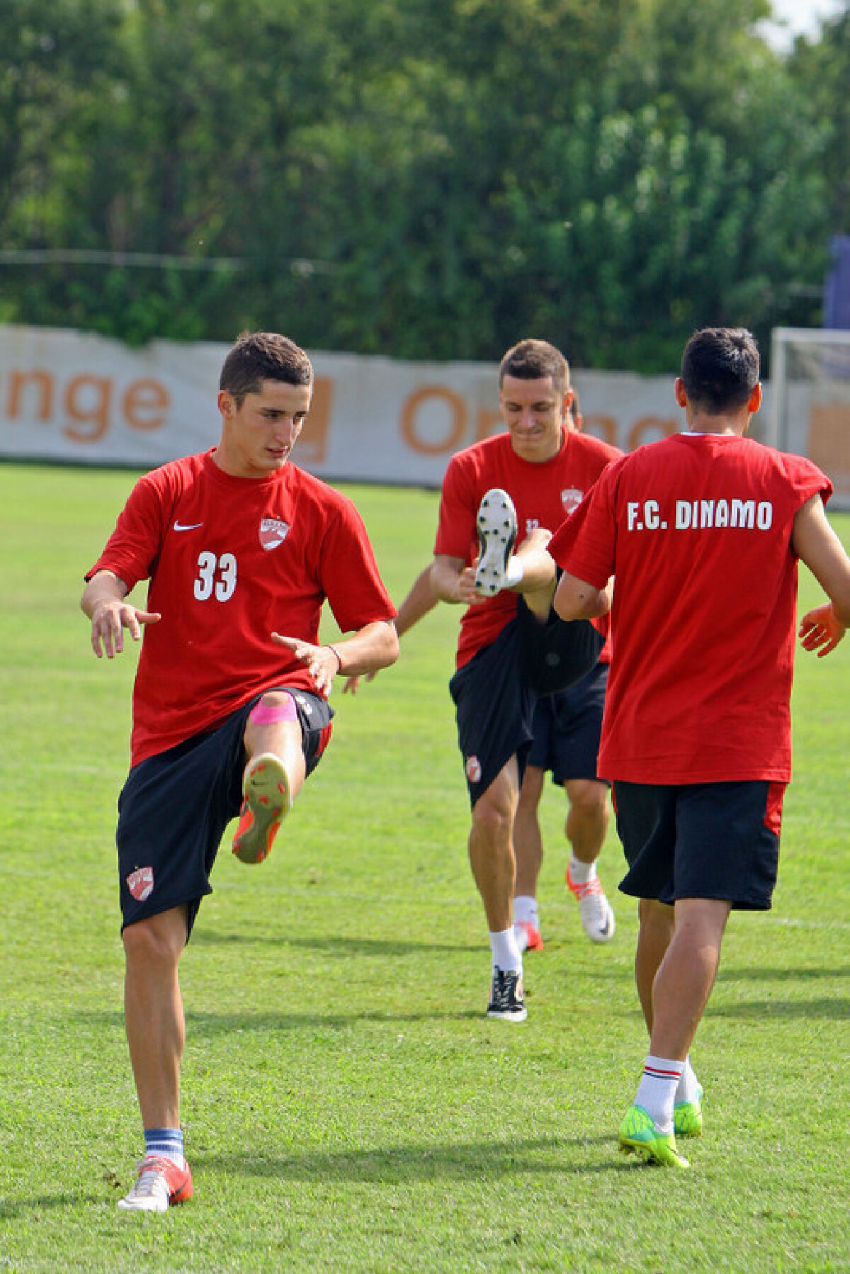 GALERIE FOTO » Alvarez, la primul antrenament cu Dinamo! Vezi imagini de la şedinţa de pregătire
