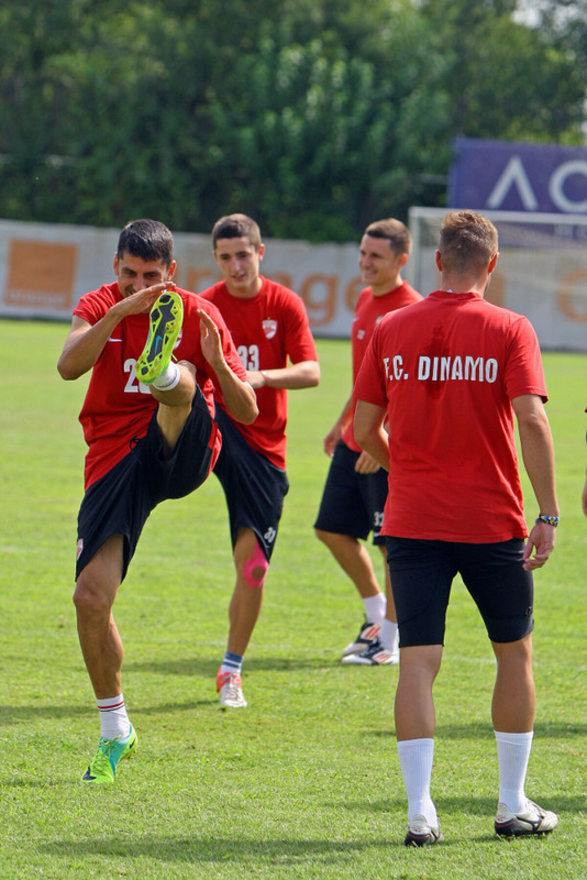 GALERIE FOTO » Alvarez, la primul antrenament cu Dinamo! Vezi imagini de la şedinţa de pregătire