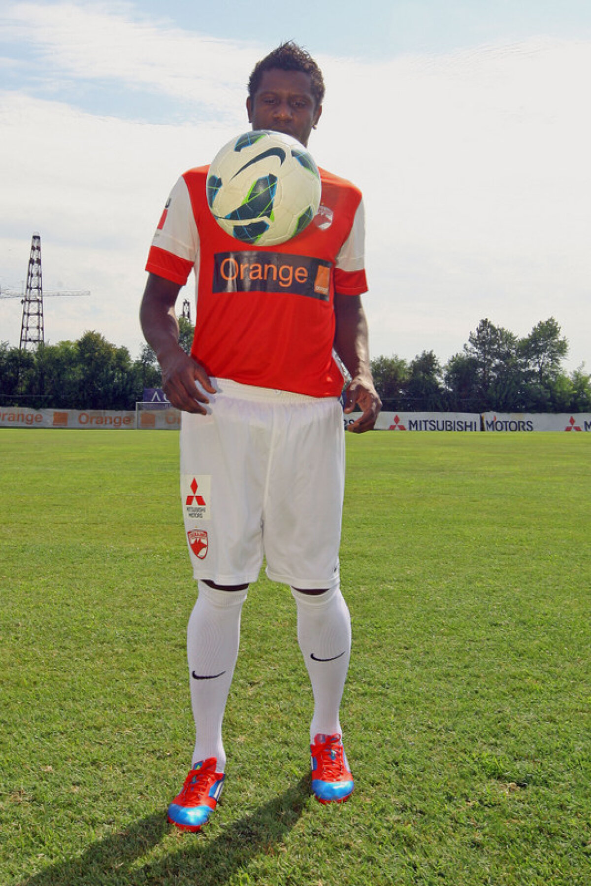 GALERIE FOTO » Alvarez, la primul antrenament cu Dinamo! Vezi imagini de la şedinţa de pregătire