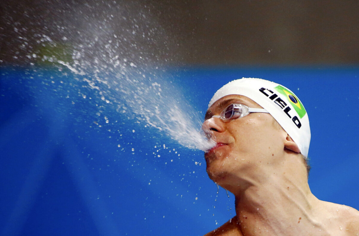 GALERIE FOTO Sirena olimpică » O mare frumuseţe, unguroaica Jakabos atrage toate privirile la înot