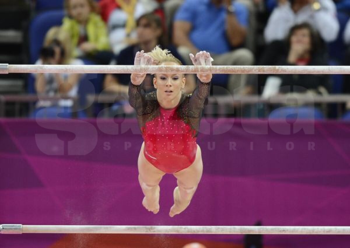 FOTO Sandra Izbaşa a încheiat finala la individual compus pe 5, Larisa Iordache pe 9