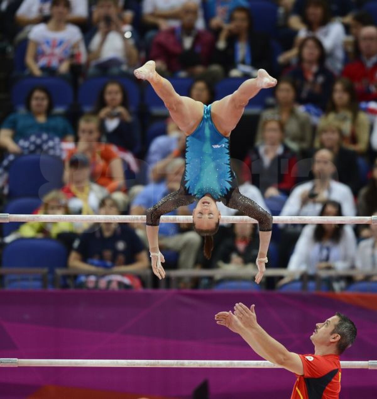 FOTO Sandra Izbaşa a încheiat finala la individual compus pe 5, Larisa Iordache pe 9
