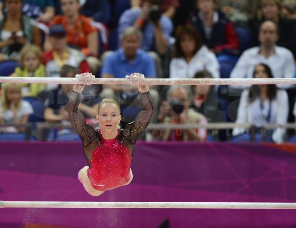 FOTO Sandra Izbaşa a încheiat finala la individual compus pe 5, Larisa Iordache pe 9