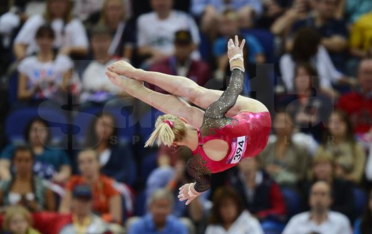 FOTO Sandra Izbaşa a încheiat finala la individual compus pe 5, Larisa Iordache pe 9