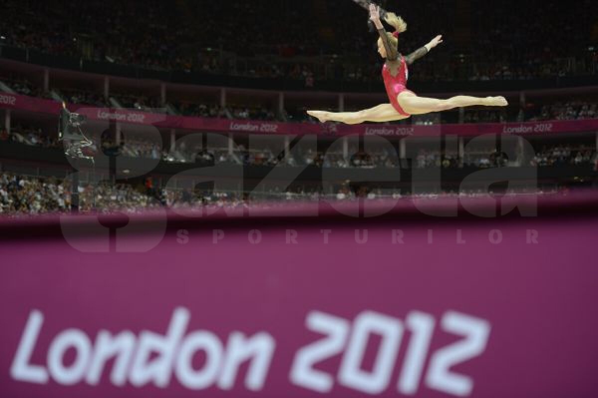 FOTO Sandra Izbaşa a încheiat finala la individual compus pe 5, Larisa Iordache pe 9