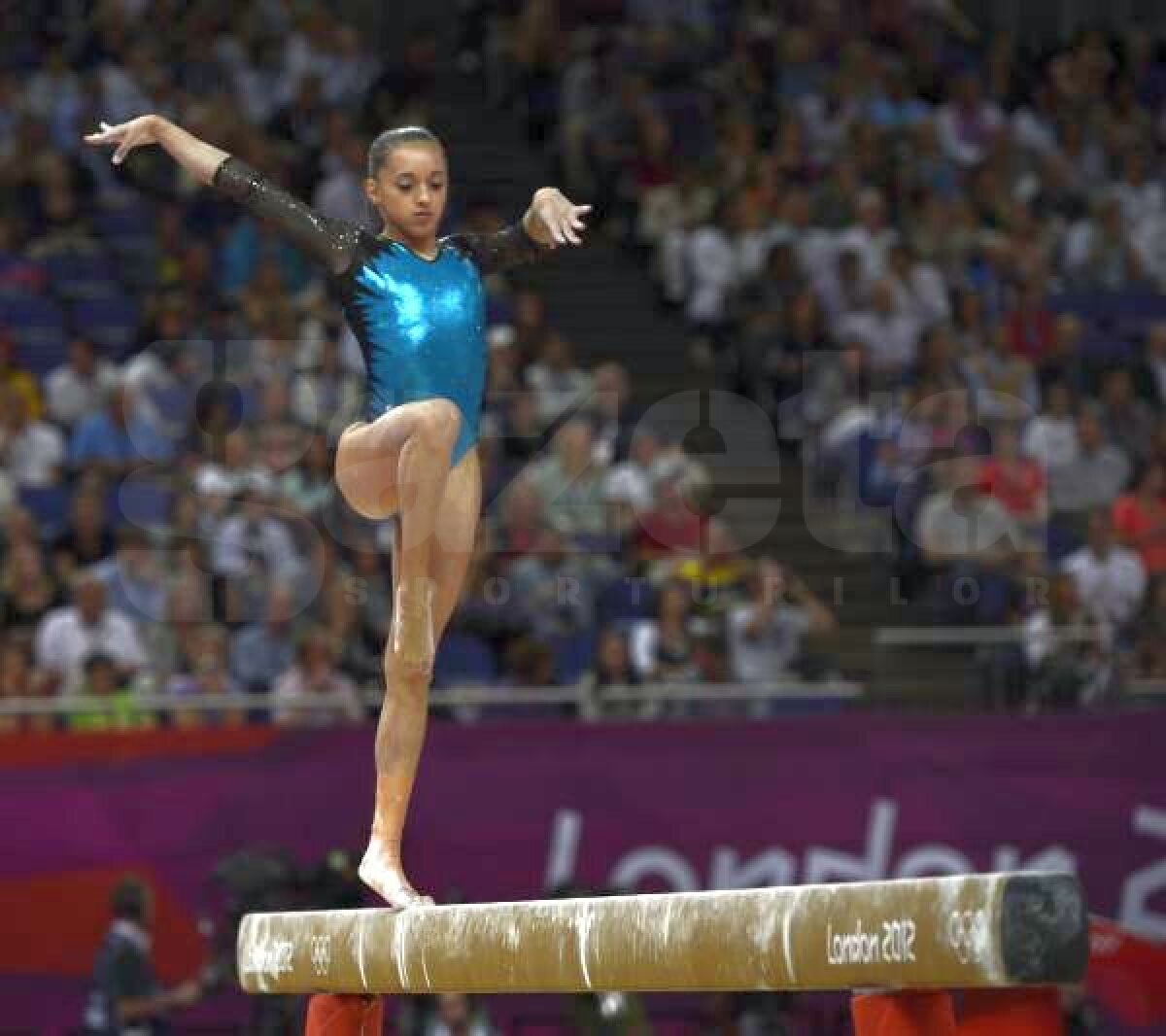 FOTO Sandra Izbaşa a încheiat finala la individual compus pe 5, Larisa Iordache pe 9