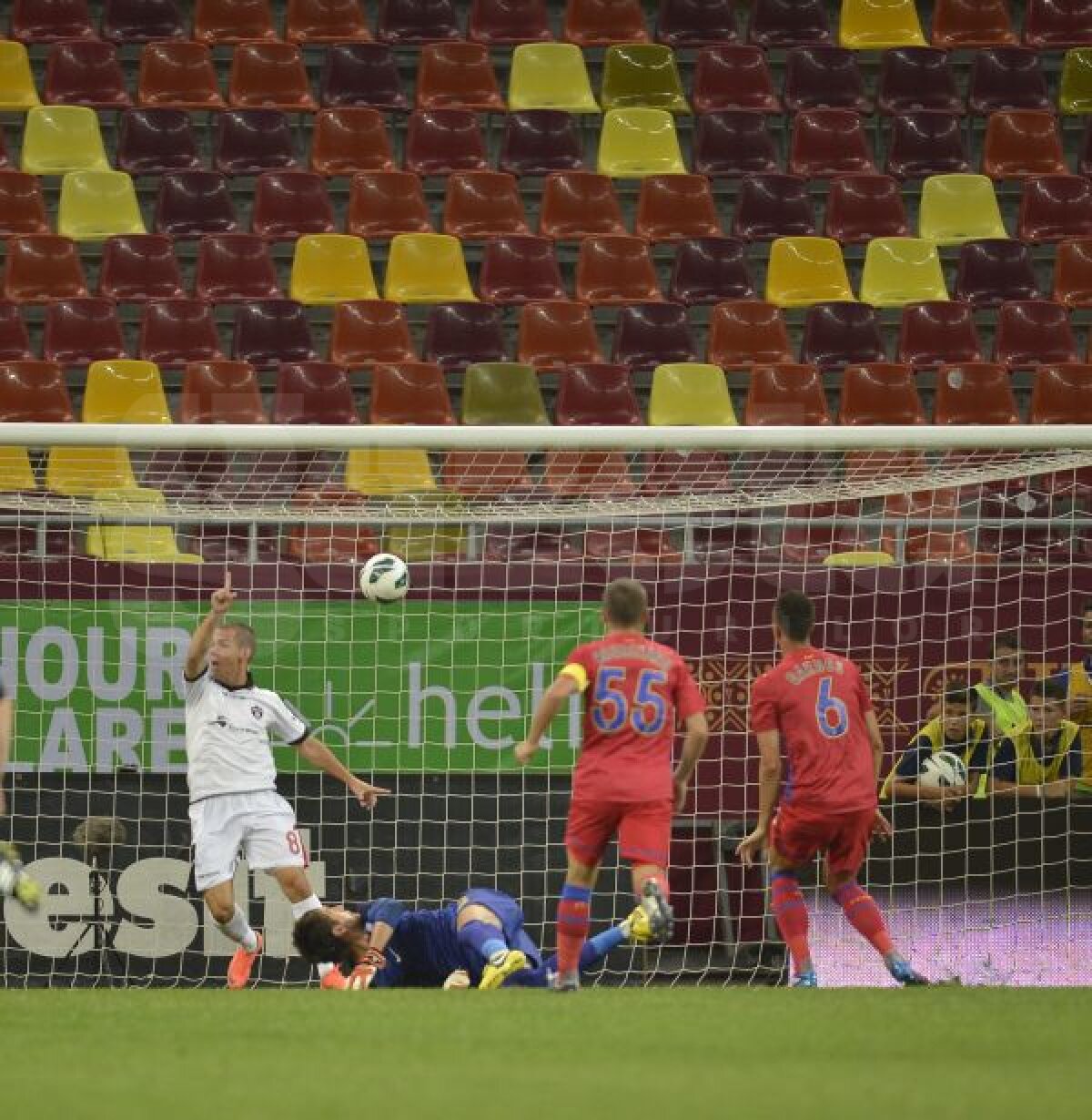 FOTO + VIDEO » Zi ruşinoasă în Europa » Steaua pierde cu 0-1 prima manşă cu Spartak Trnava