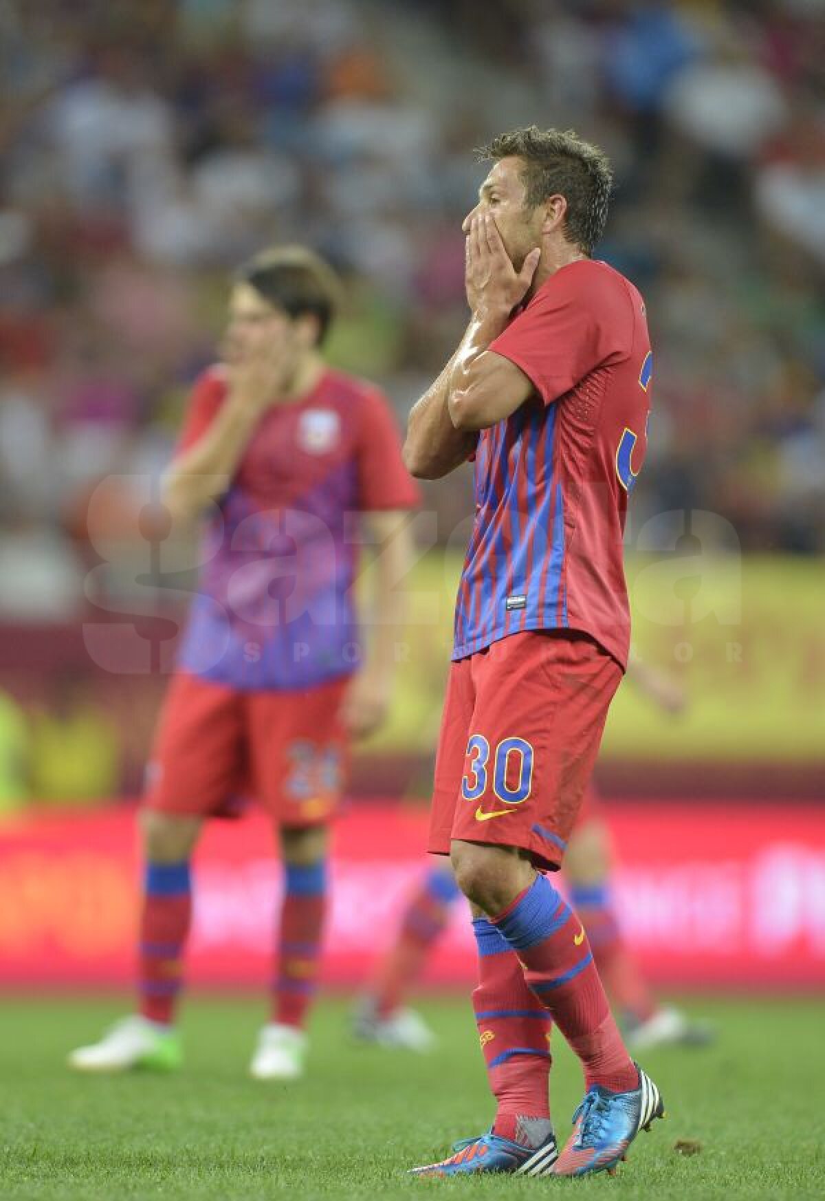 FOTO + VIDEO » Zi ruşinoasă în Europa » Steaua pierde cu 0-1 prima manşă cu Spartak Trnava