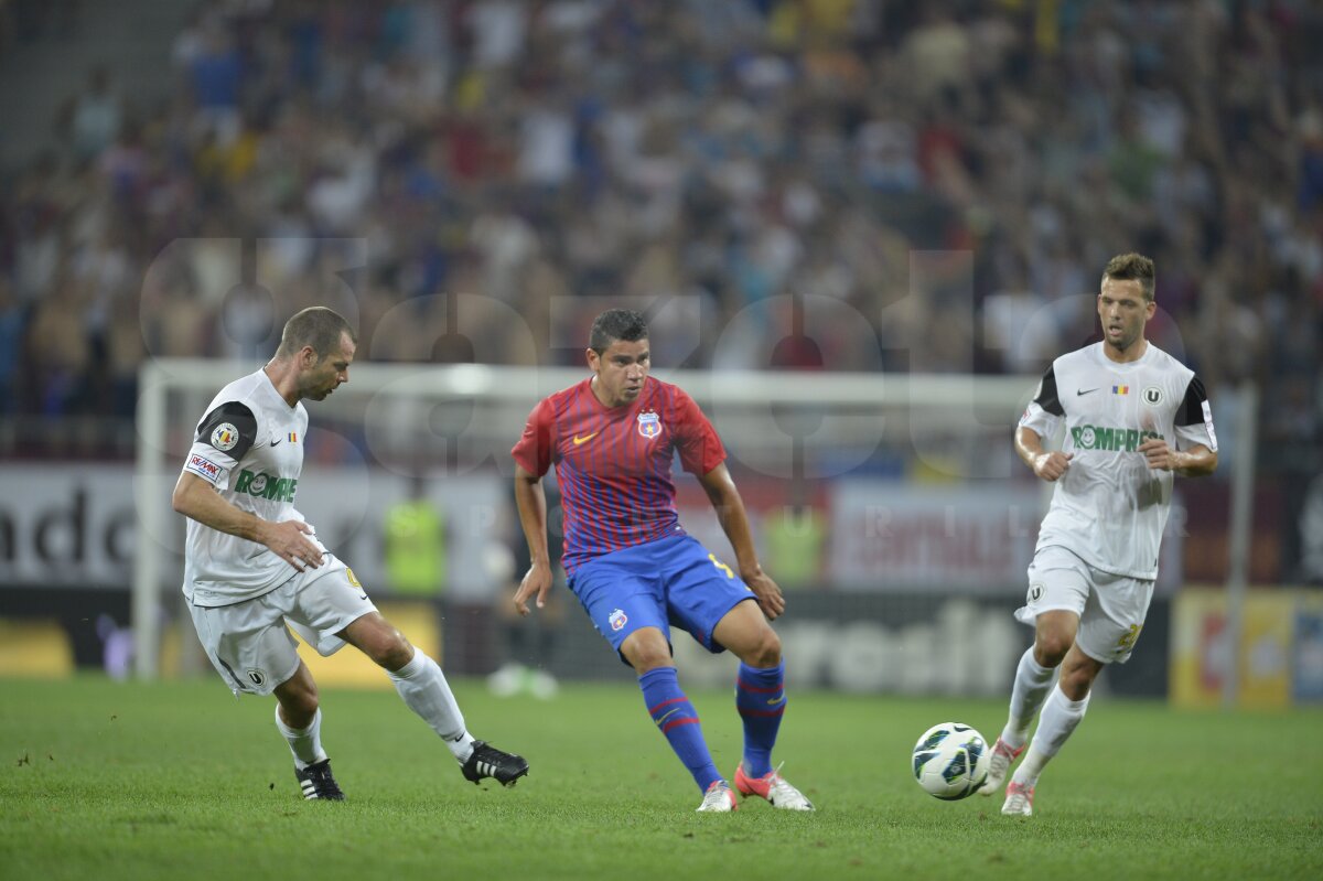 VIDEO&FOTO Festin după un an » Steaua a făcut show cu ”studenţii” clujeni: 5-1. Rocha şi Tănase au realizat ”duble”