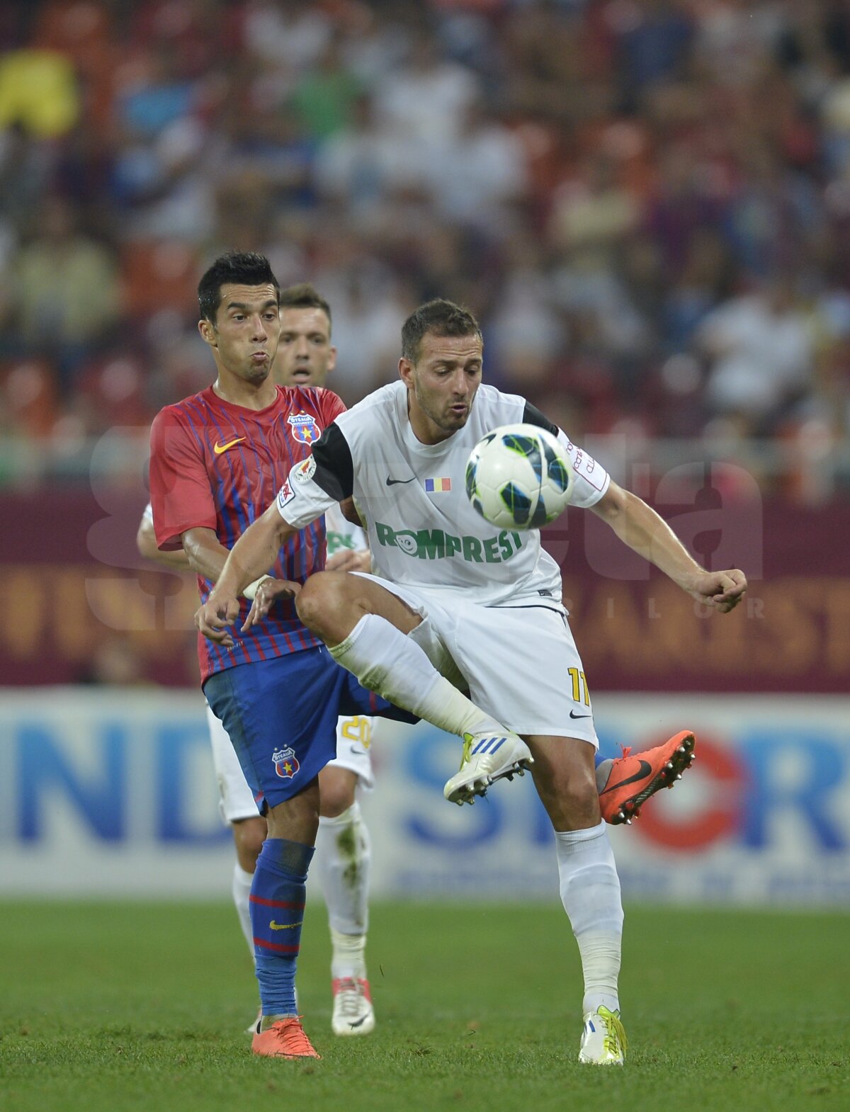 VIDEO&FOTO Festin după un an » Steaua a făcut show cu ”studenţii” clujeni: 5-1. Rocha şi Tănase au realizat ”duble”