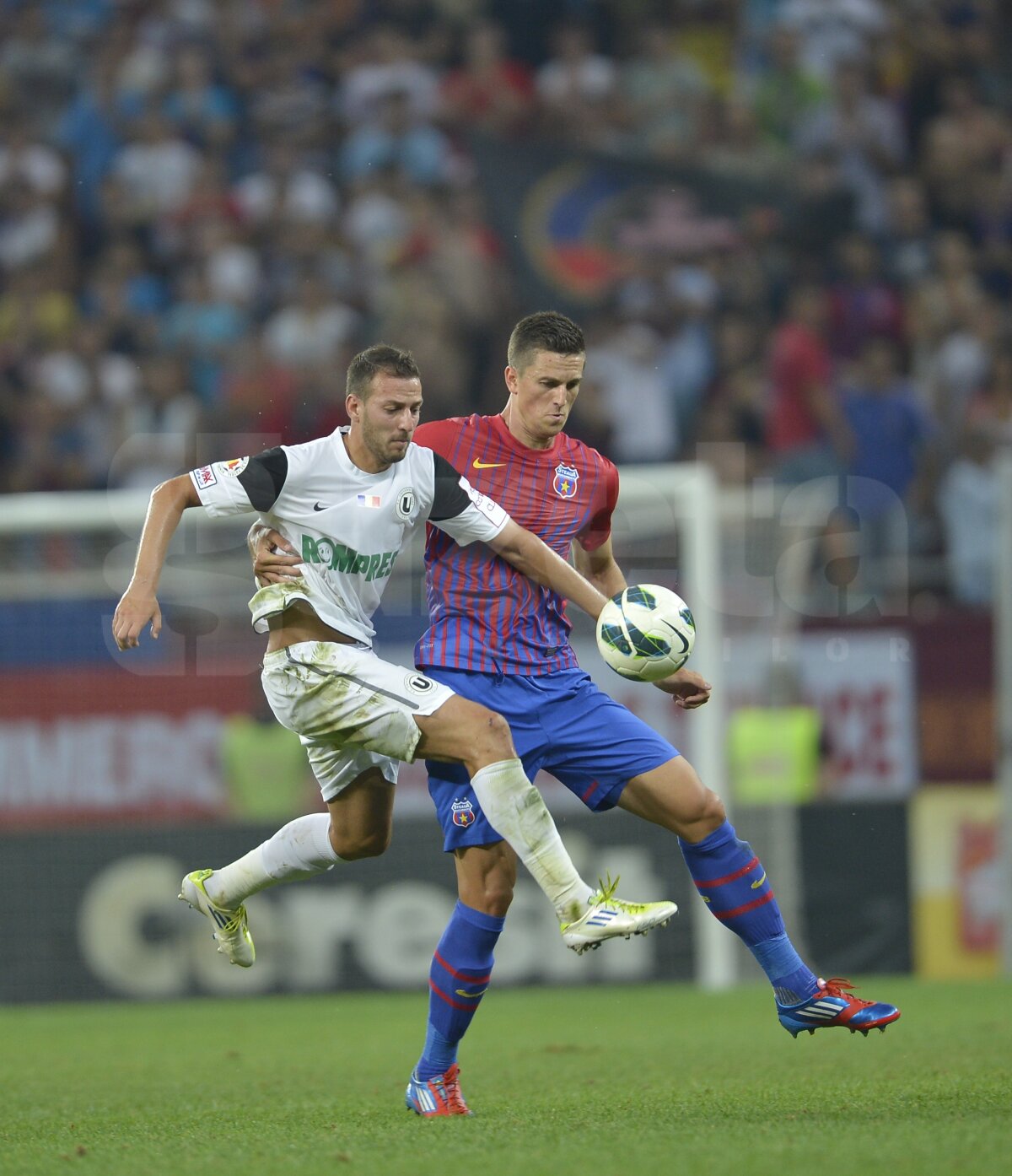 VIDEO&FOTO Festin după un an » Steaua a făcut show cu ”studenţii” clujeni: 5-1. Rocha şi Tănase au realizat ”duble”