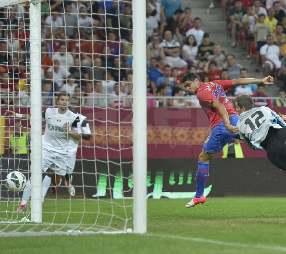 VIDEO&FOTO Festin după un an » Steaua a făcut show cu ”studenţii” clujeni: 5-1. Rocha şi Tănase au realizat ”duble”