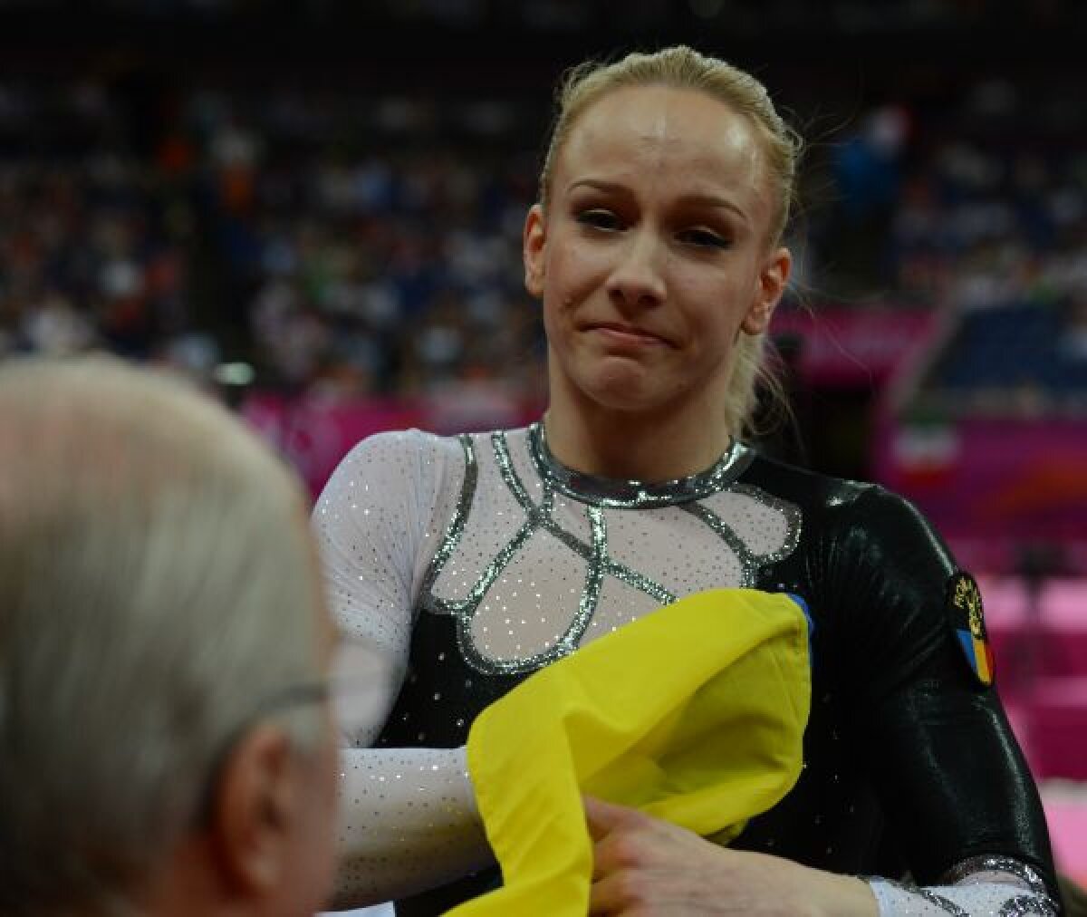 FOTO Prinţesa şi tricolorul său » Momentele medaliei cucerite de Sandra Izbaşa