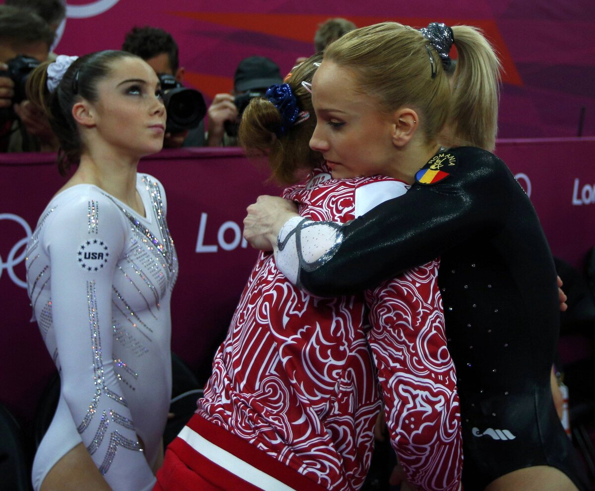 "Sandra, dormi cu un ochi deschis" » Atitudinea americancei de pe locul 2, taxată pe twitter