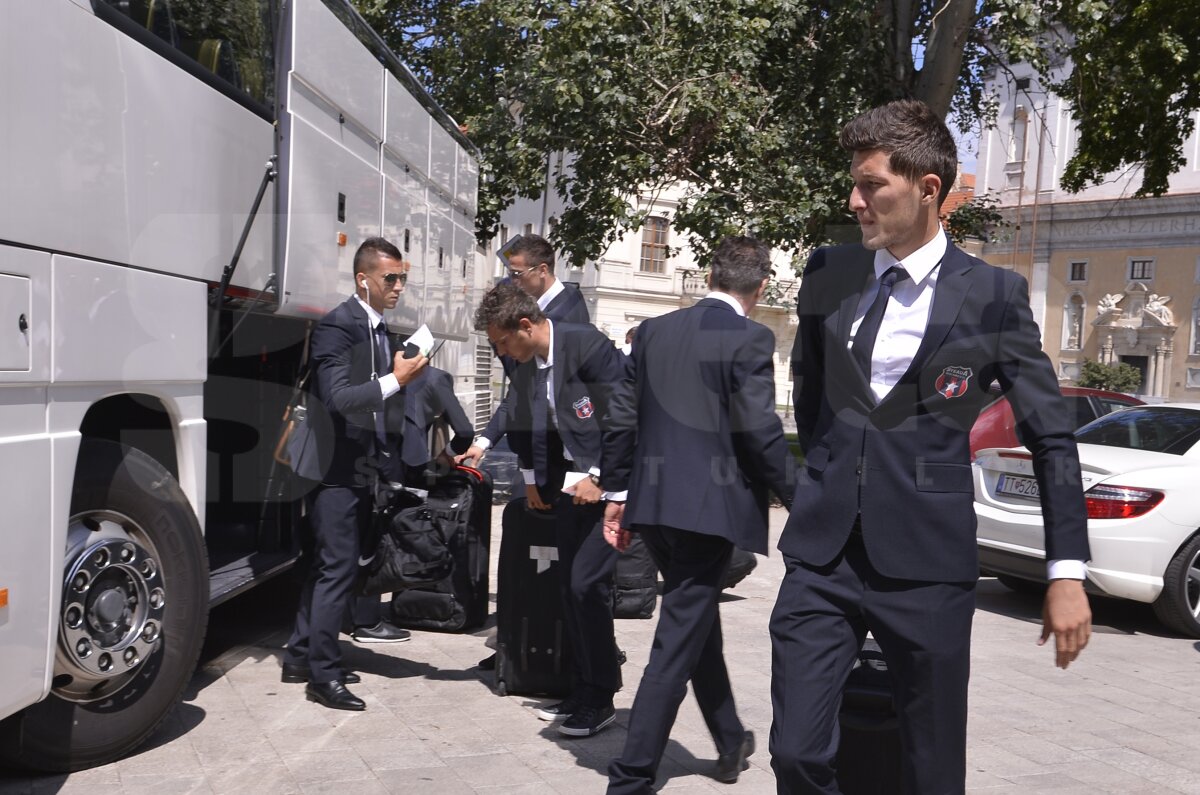 FOTO Steliştii au ajuns la Trnava foarte serioşi şi concentraţi