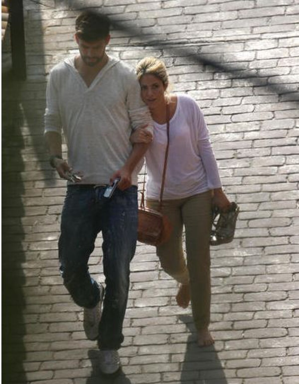 GALERIE FOTO » Nu mai e nevoie de confirmare, pozele o dovedesc! Pique şi Shakira, în aşteptarea primului lor copil