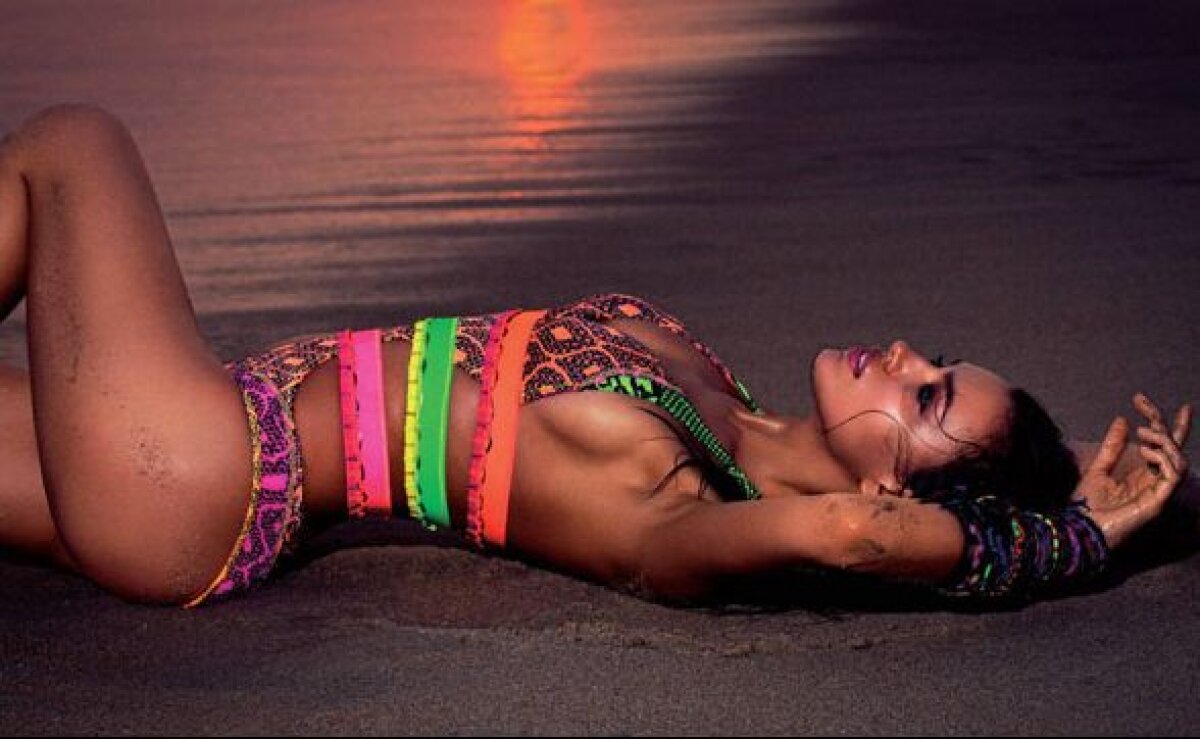 GALERIE FOTO » Iubita lui Ronaldo, super sexy într-o reclamă la costume de baie