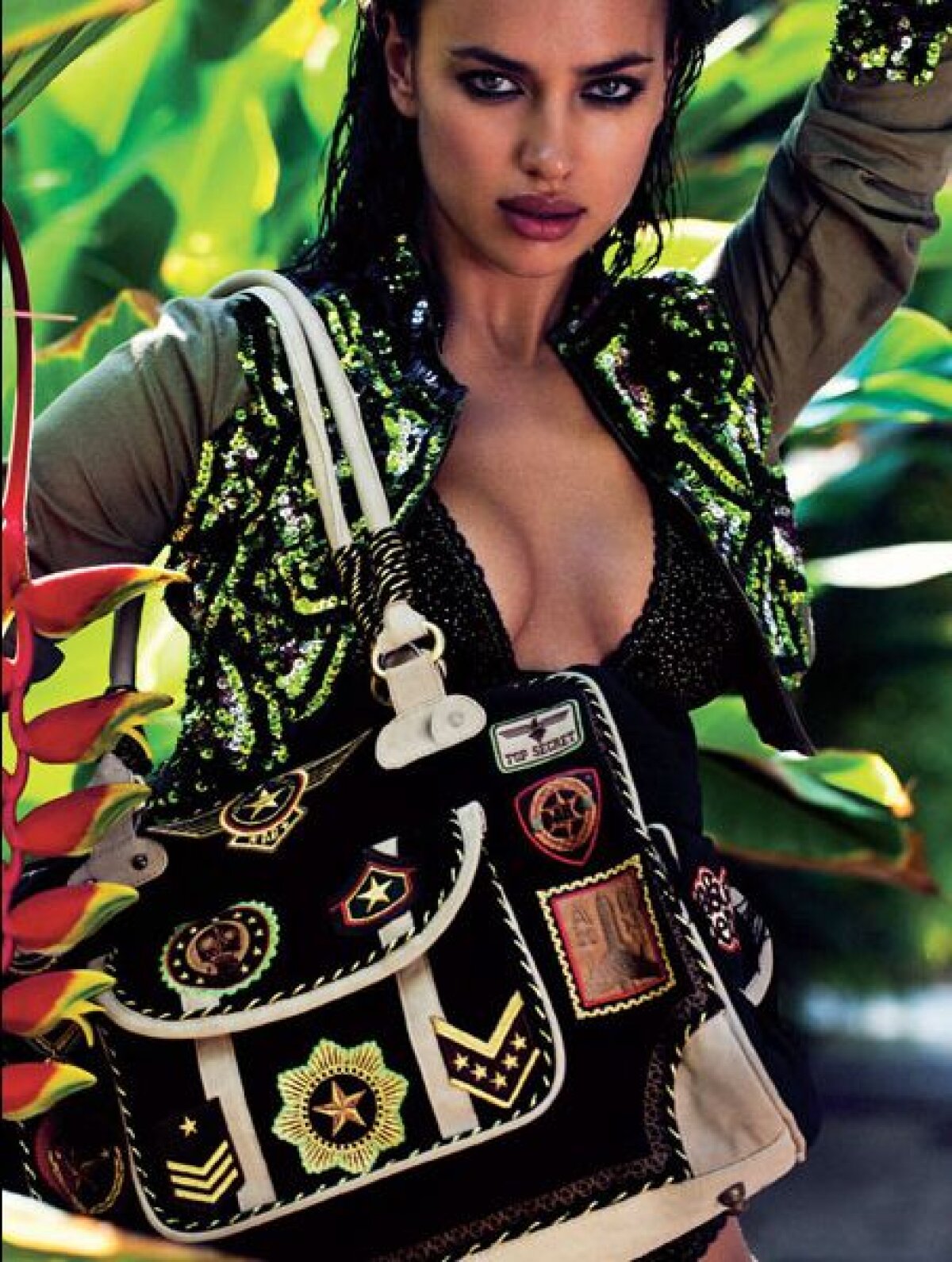 GALERIE FOTO » Iubita lui Ronaldo, super sexy într-o reclamă la costume de baie