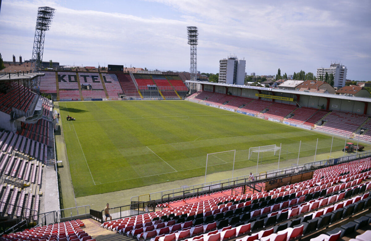 FOTO Steaua joacă pe "Giuleşti" » Arena vicecampioanei Slovaciei e un amestec de crăpături şi tribune care stau să cadă