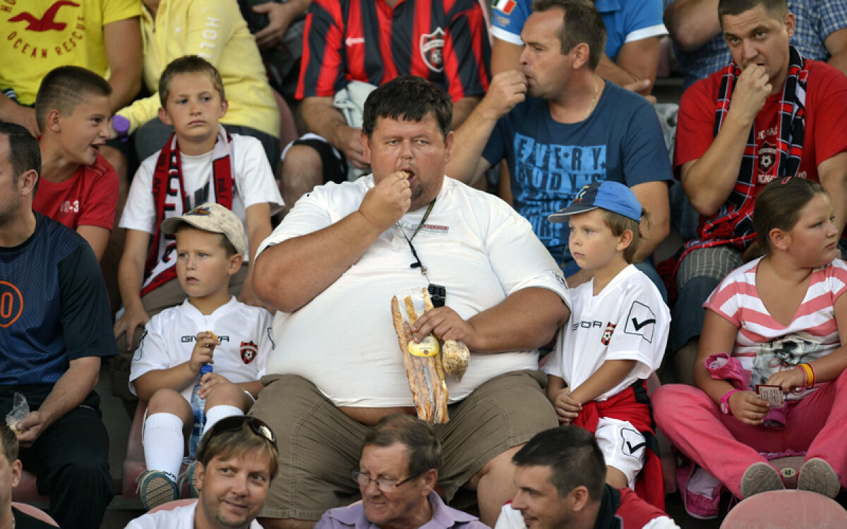 Haos de provincie » Stadionul lui Spartak a fost plin şi animat de o atmosferă de derby al unor echipe mici