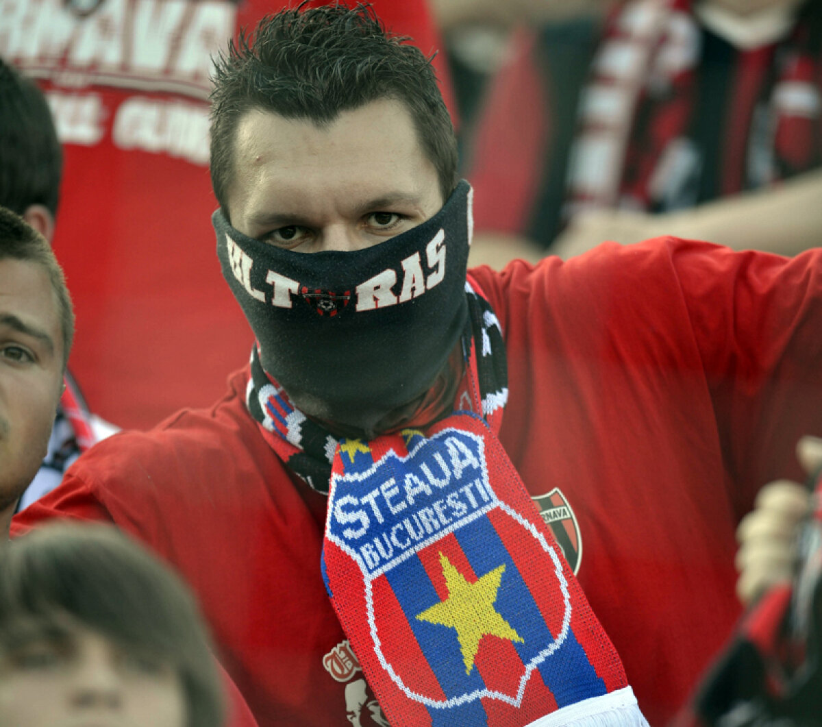 Haos de provincie » Stadionul lui Spartak a fost plin şi animat de o atmosferă de derby al unor echipe mici