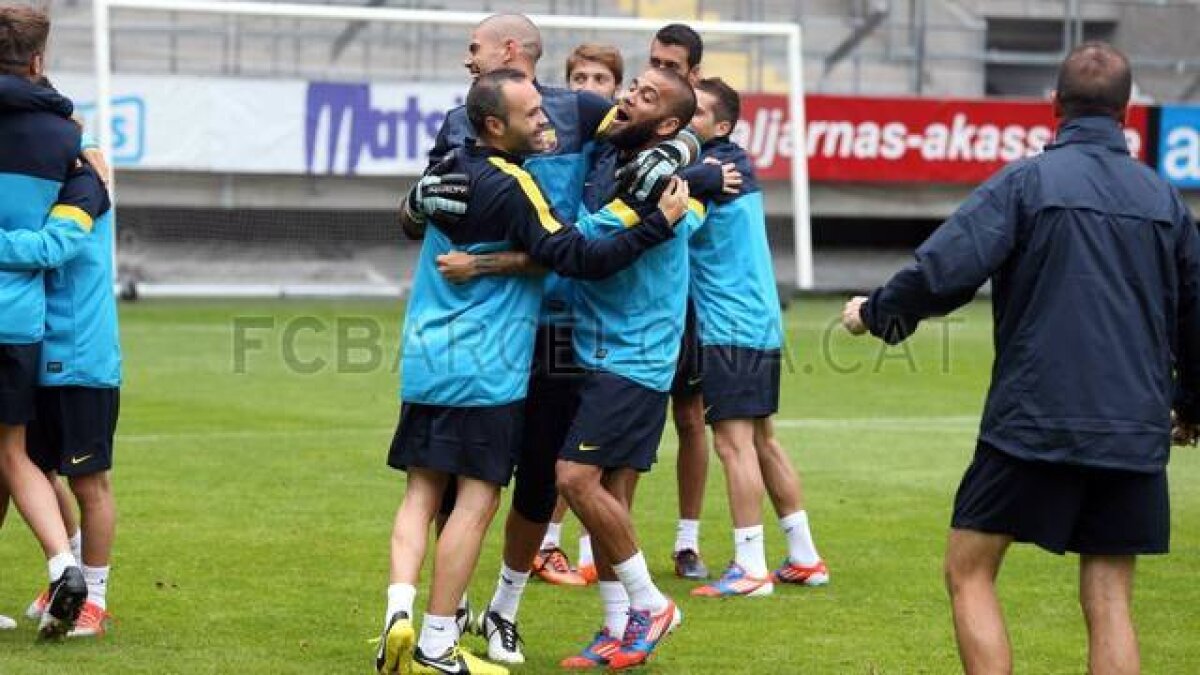 GALERIE FOTO / Carles Puyol a lipsit de la ultimul antrenament al Barcelonei din această dimineaţă!