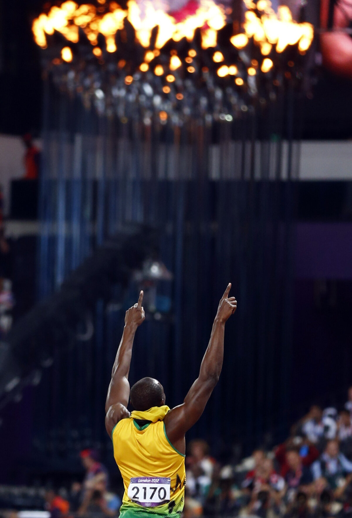 Picioarele care fac istoria » E oficial! Sîntem contemporani cu cel mai mare sprinter al tuturor timpurilor!