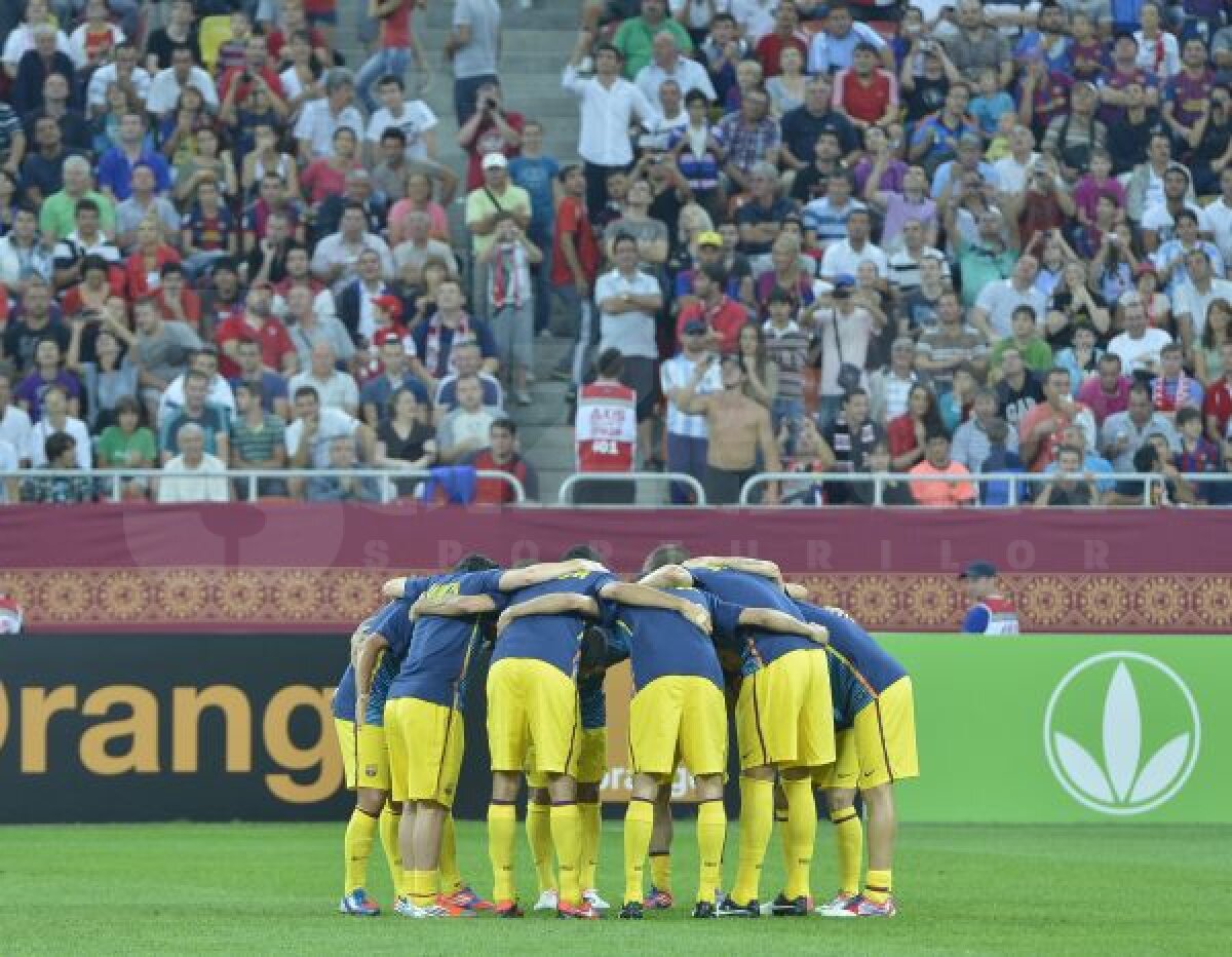 FOTO "Extratereştrii" s-au distrat pe Naţional Arena » Copiii şi-au pupat mîinile după ce au bătut palma cu Messi