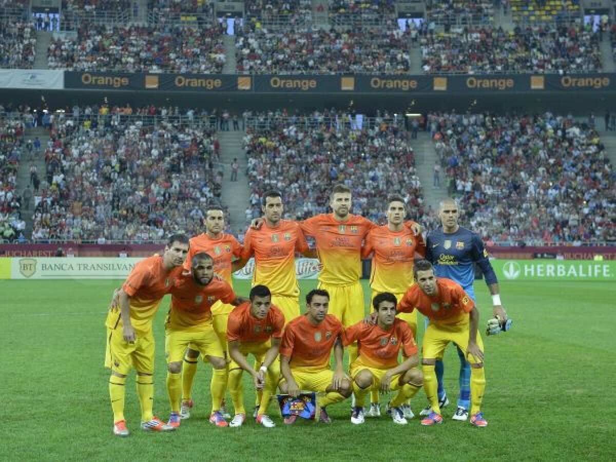 FOTO "Extratereştrii" s-au distrat pe Naţional Arena » Copiii şi-au pupat mîinile după ce au bătut palma cu Messi