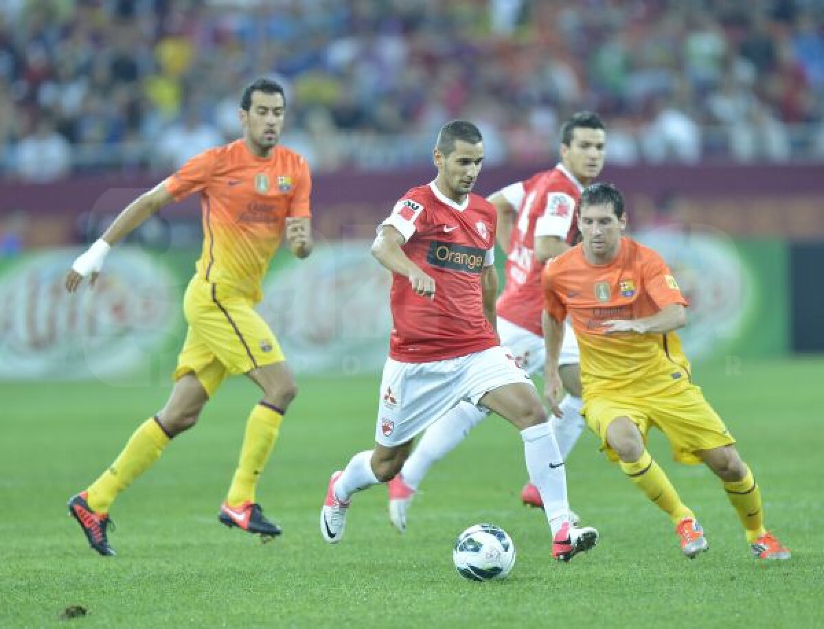 FOTO "Extratereştrii" s-au distrat pe Naţional Arena » Copiii şi-au pupat mîinile după ce au bătut palma cu Messi