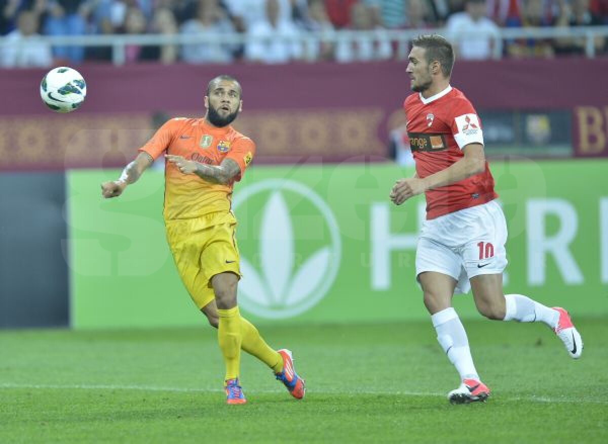 FOTO "Extratereştrii" s-au distrat pe Naţional Arena » Copiii şi-au pupat mîinile după ce au bătut palma cu Messi