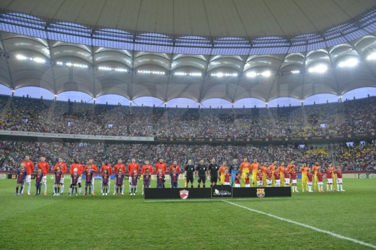 FOTO "Extratereştrii" s-au distrat pe Naţional Arena » Copiii şi-au pupat mîinile după ce au bătut palma cu Messi