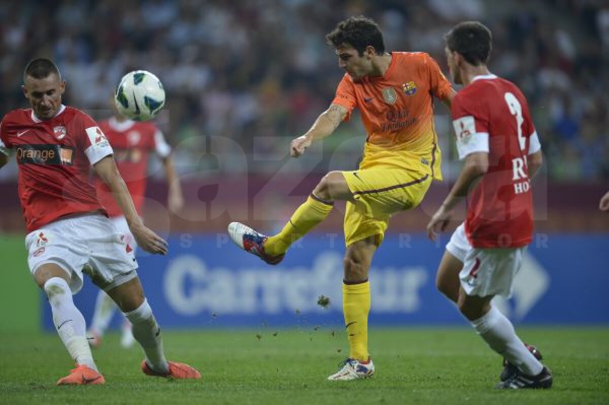 FOTO "Extratereştrii" s-au distrat pe Naţional Arena » Copiii şi-au pupat mîinile după ce au bătut palma cu Messi