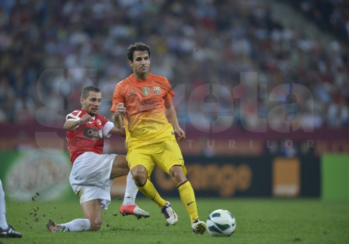 FOTO "Extratereştrii" s-au distrat pe Naţional Arena » Copiii şi-au pupat mîinile după ce au bătut palma cu Messi