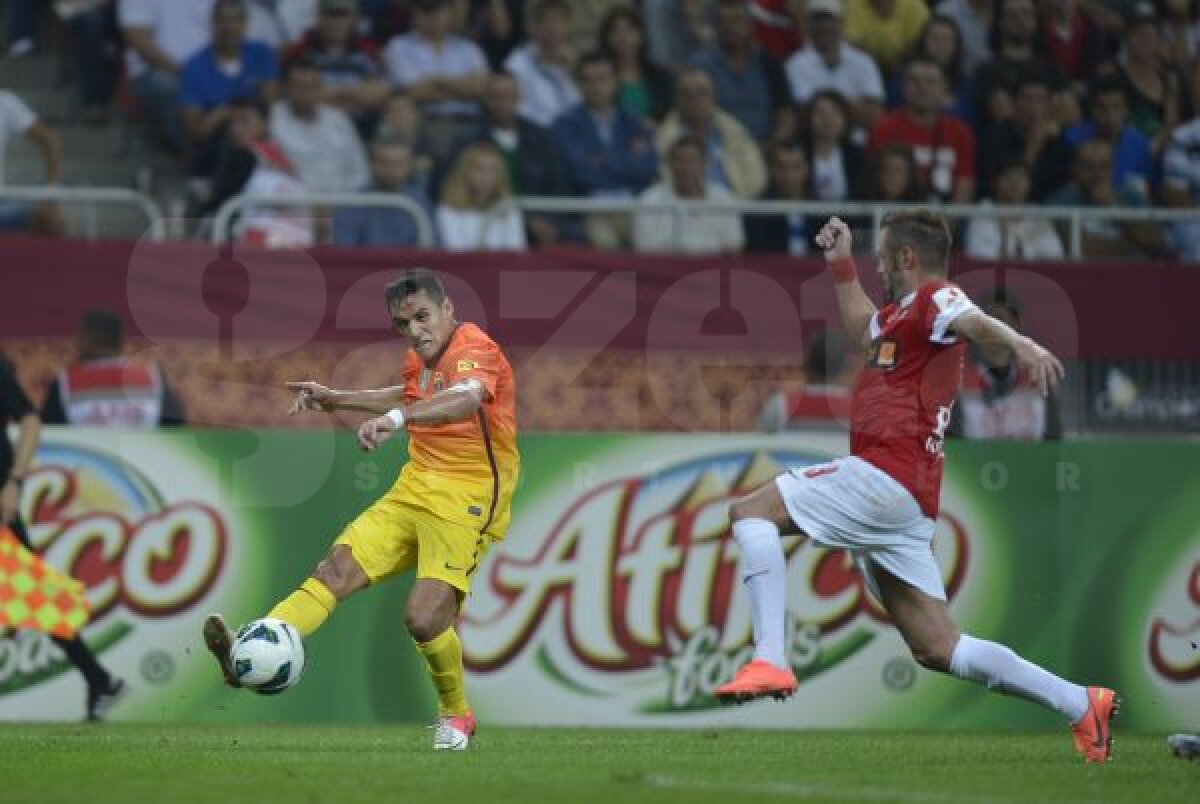 FOTO "Extratereştrii" s-au distrat pe Naţional Arena » Copiii şi-au pupat mîinile după ce au bătut palma cu Messi