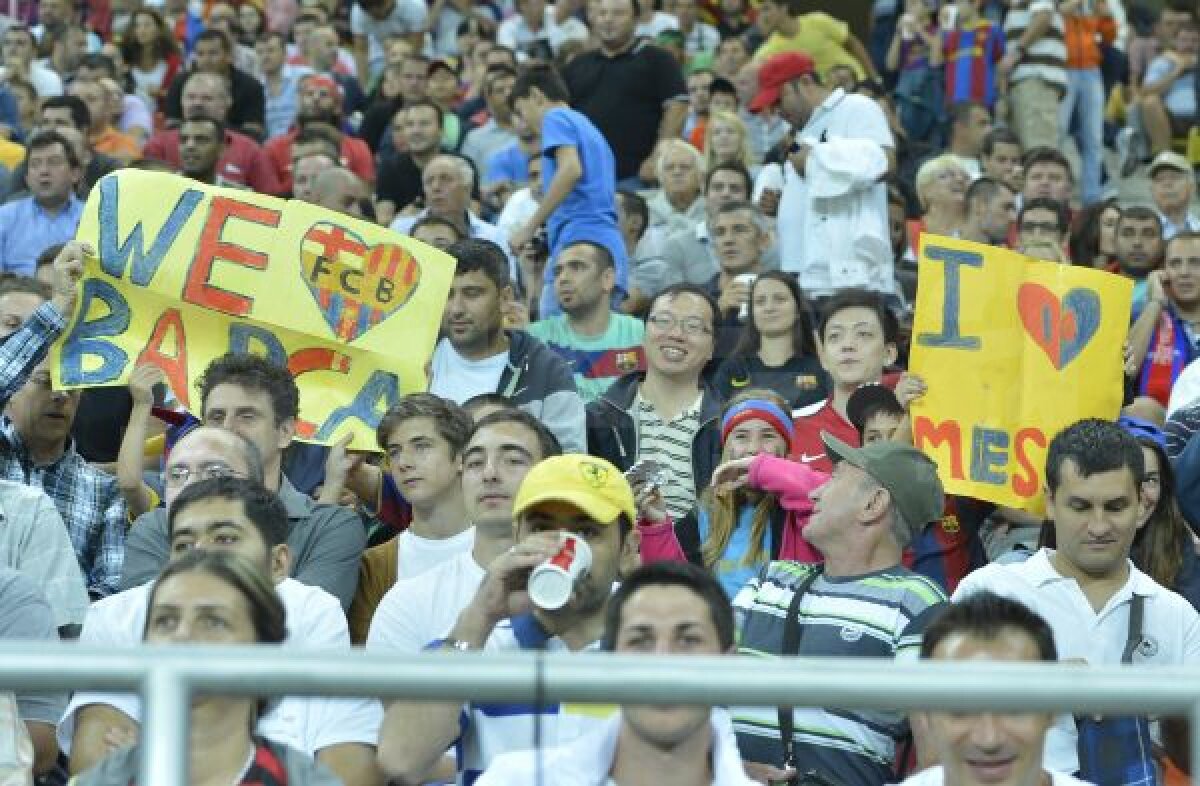 FOTO 50.000 de fani au savurat spectacolul Barcelonei pe Naţional Arena