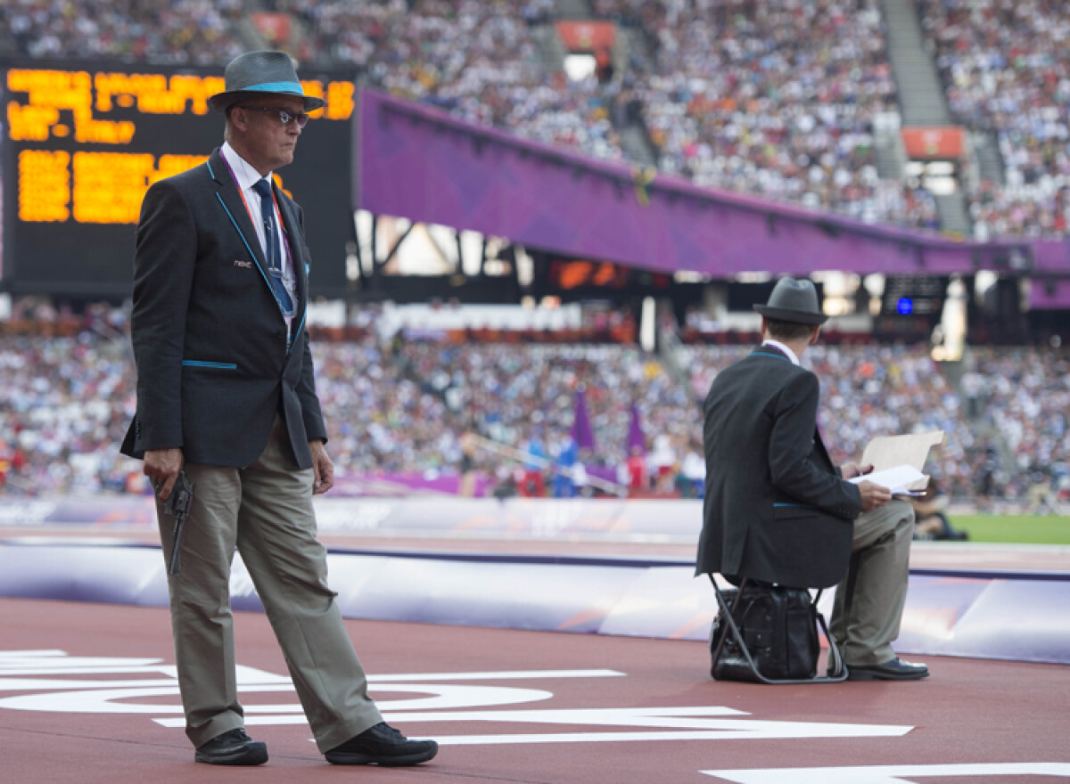 Fotografia zilei » Ei sînt pistolarii Olimpiadei de atletism. The cowboys pentru Londra 2012
