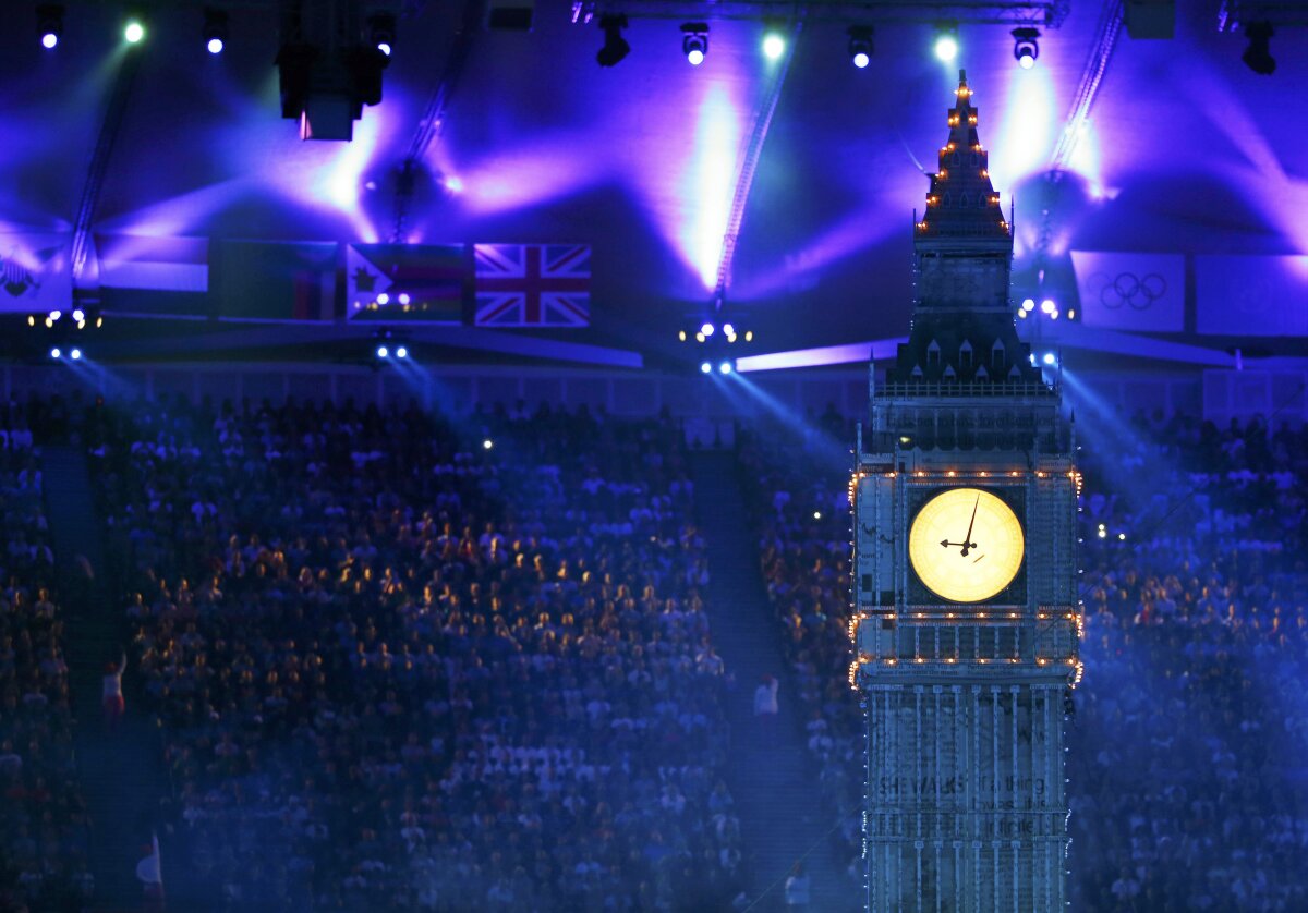 FOTO Olimpiada, la final! » Spectacol pe cinste la festivitatea de închidere