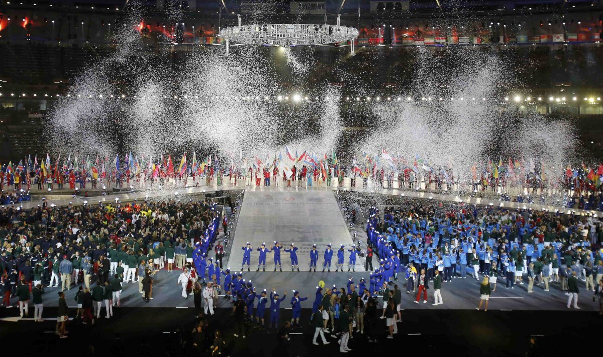 FOTO Olimpiada, la final! » Spectacol pe cinste la festivitatea de închidere